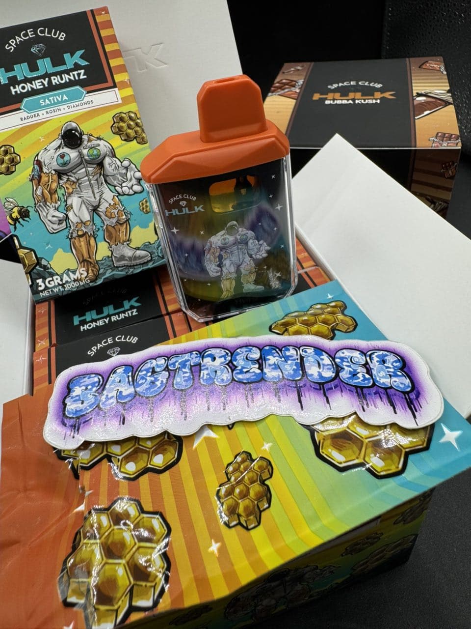 Space Club Hulk Disposable